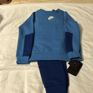 Boys 4T  Nike Air sweat suit.